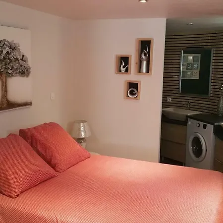 Les 3 Marguerites Apartment *